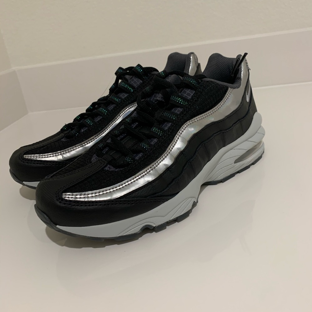 Nike Air Max 95 black/silver “Y2K” 7Y/ 8.5 Wmn
